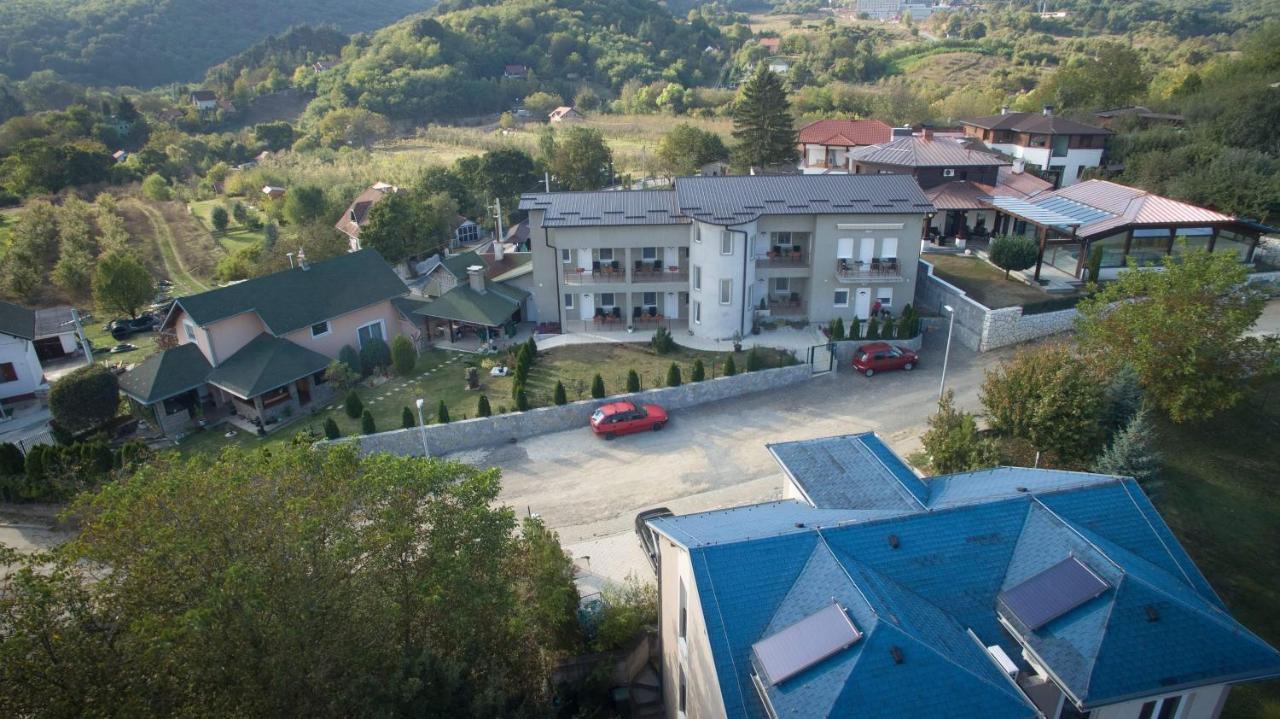 Simica Cose Apartment Vrdnik Bagian luar foto